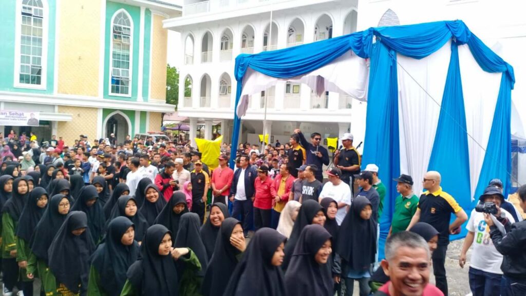 DPR-RI Effendi Sianipar dan DPD LDII Pekanbaru Gelar Jalan Sehat yang di buka Pj Walikota Pekanbaru