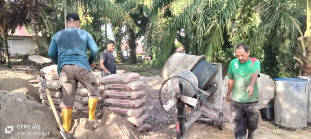 Masyarakat dan Warga LDII Mandau Gotong Royong