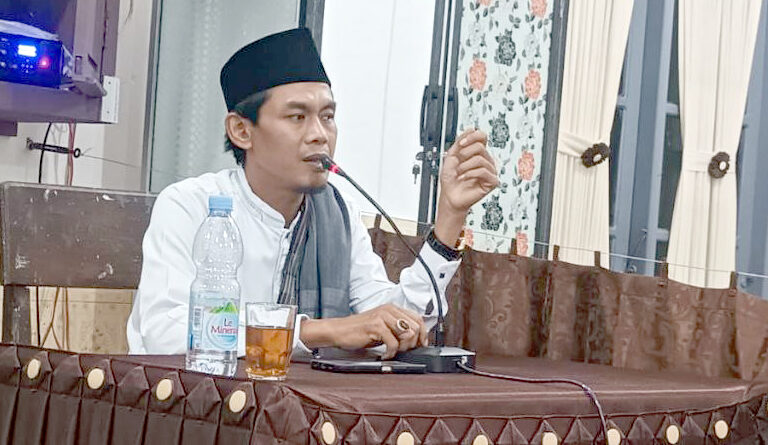 Kepala Desa Sumber Makmur, Subandi, M.Pd