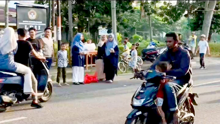 Remaja LDII Bangkinang Bagikan 1.000 Takjil: Wujud Generasi Profesional Religius yang Berbagi Berkah