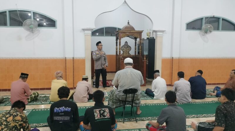 Kapolsek Tualang Hadiri Gerakan Sholat Subuh Berjamaah di Masjid Tawakkal, Ajak Jamaah Jaga Kamtibmas